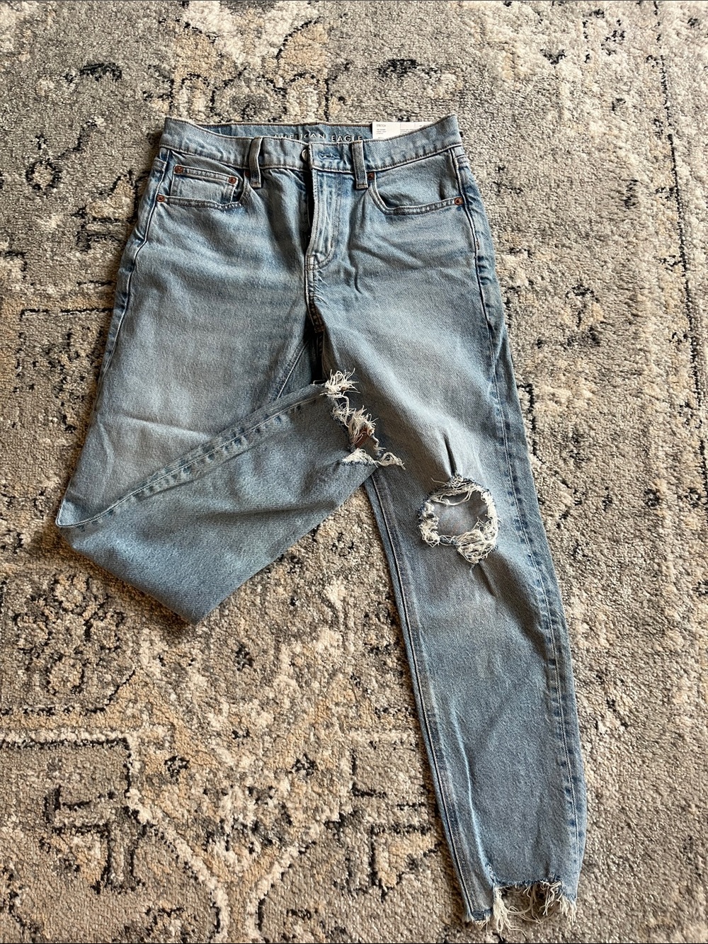 American Eagle 90’s Skinny Faded Light Stretch Jeans - Size 4 Short